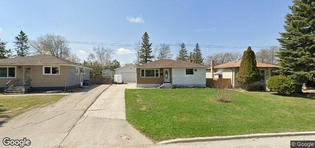 Larawan ng 13 Crestwood Crescent sa Winnipeg, Manitoba