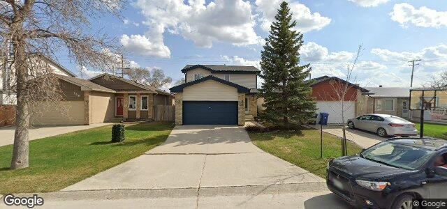Larawan ng 135 Penfold Crescent sa Winnipeg, Manitoba