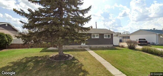 Larawan ng 15 Lochinvar Avenue sa Winnipeg, Manitoba