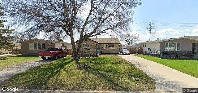 Larawan ng 153 Crestwood Crescent sa Winnipeg, Manitoba