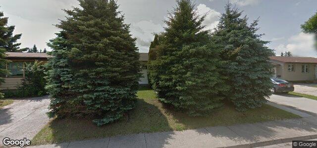 Larawan ng 16 Crestwood Crescent sa Winnipeg, Manitoba
