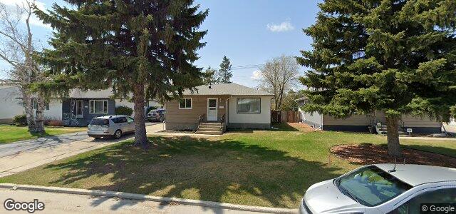 Larawan ng 17 Crestwood Crescent sa Winnipeg, Manitoba