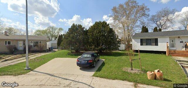 Photo of 19 Argonne Bay in Winnipeg, Manitoba