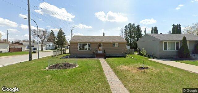 Larawan ng 2 Fontaine Crescent sa Winnipeg, Manitoba