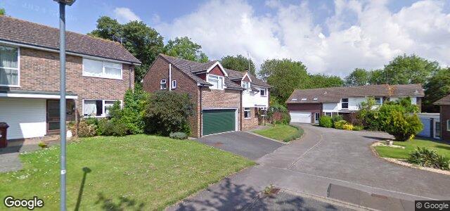 Larawan ng 2 Maplehurst Road sa Winnipeg, Manitoba