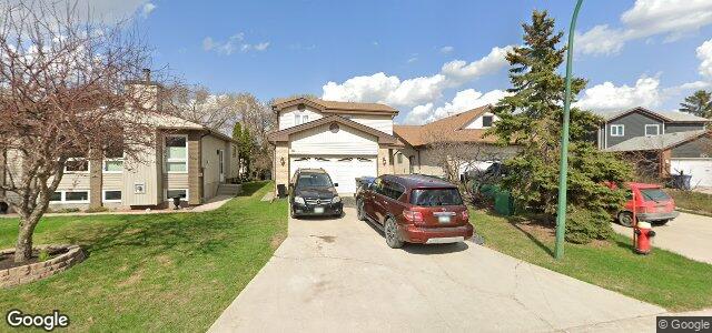 Larawan ng 203 Penfold Crescent sa Winnipeg, Manitoba
