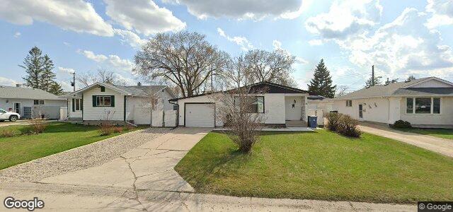 Larawan ng 21 Lochmoor Avenue sa Winnipeg, Manitoba