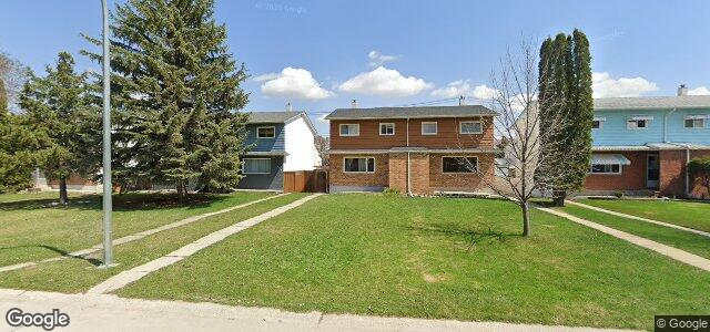 Larawan ng 210 Harper Avenue sa Winnipeg, Manitoba
