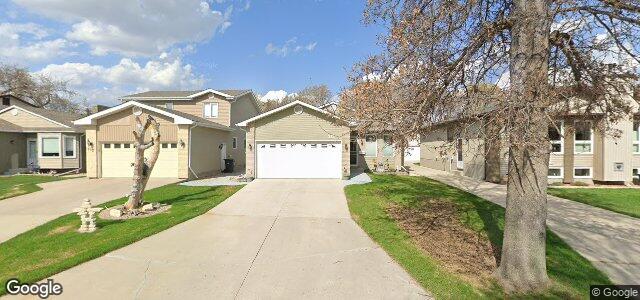 Larawan ng 211 Penfold Crescent sa Winnipeg, Manitoba
