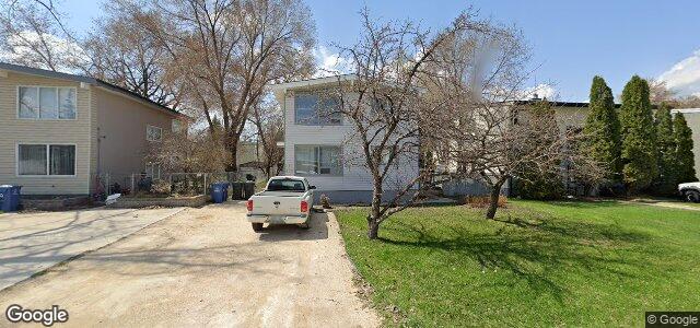 Larawan ng 215 Harper Avenue sa Winnipeg, Manitoba