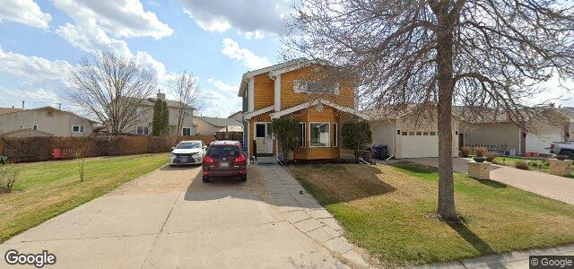 Larawan ng 222 Penfold Crescent sa Winnipeg, Manitoba