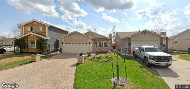 Larawan ng 226 Penfold Crescent sa Winnipeg, Manitoba