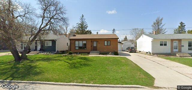 Larawan ng 23 Crestwood Crescent sa Winnipeg, Manitoba