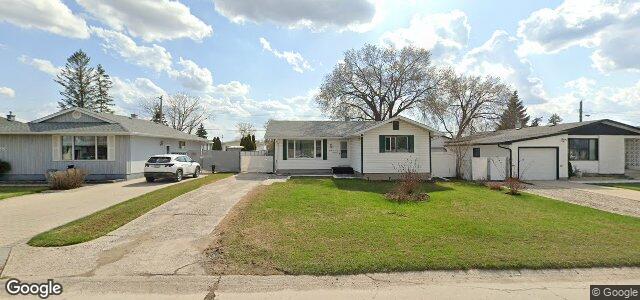 Larawan ng 23 Lochmoor Avenue sa Winnipeg, Manitoba