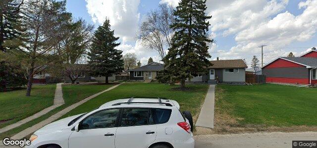 Larawan ng 23 Vincent Massey Boulevard sa Winnipeg, Manitoba