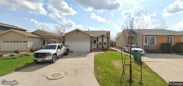 Larawan ng 230 Penfold Crescent sa Winnipeg, Manitoba