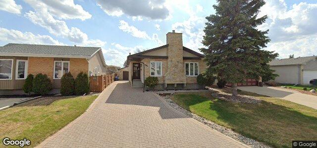Larawan ng 238 Penfold Crescent sa Winnipeg, Manitoba