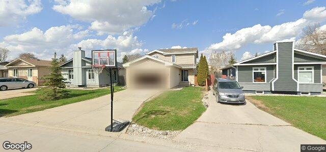 Larawan ng 239 Penfold Crescent sa Winnipeg, Manitoba