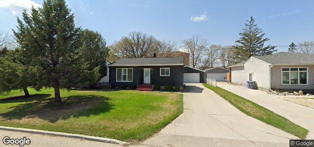 Photo of 27 Crestwood Crescent in Winnipeg, Manitoba