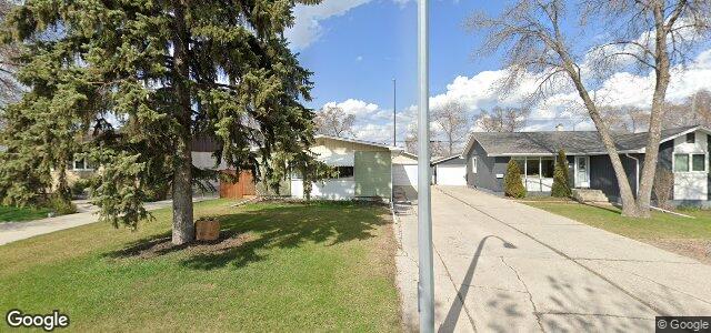 Larawan ng 32 Lochmoor Avenue sa Winnipeg, Manitoba