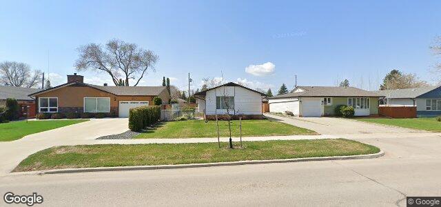 Larawan ng 327 Drake Boulevard sa Winnipeg, Manitoba