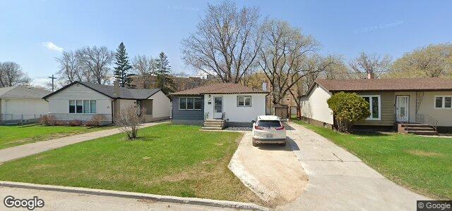 Photo of 33 Crestwood Crescent in Winnipeg, Manitoba