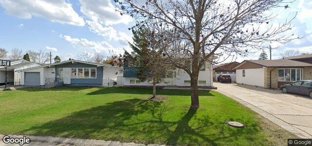 Larawan ng 33 Lochmoor Avenue sa Winnipeg, Manitoba