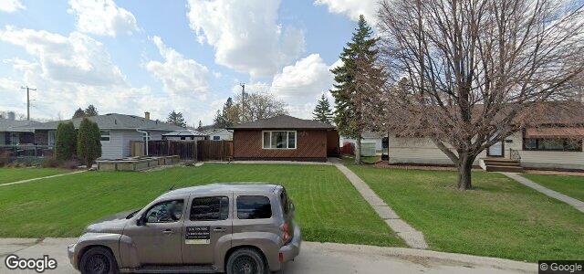 Larawan ng 37 Vincent Massey Boulevard sa Winnipeg, Manitoba