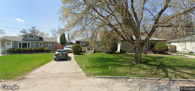 Larawan ng 43 Crestwood Crescent sa Winnipeg, Manitoba