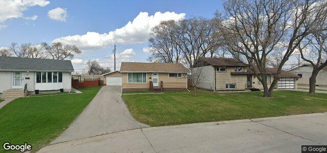 Larawan ng 43 Vincent Massey Boulevard sa Winnipeg, Manitoba