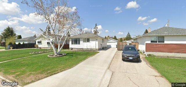 Larawan ng 44 Fontaine Crescent sa Winnipeg, Manitoba