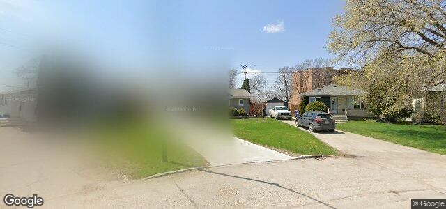 Larawan ng 45 Crestwood Crescent sa Winnipeg, Manitoba