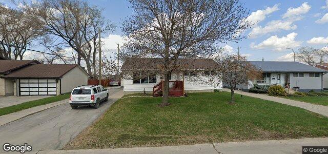 Larawan ng 47 Vincent Massey Boulevard sa Winnipeg, Manitoba