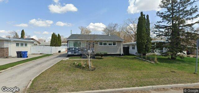 Larawan ng 48 De Bourmont Avenue sa Winnipeg, Manitoba