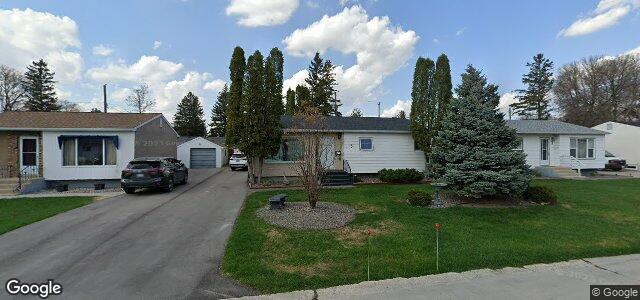 Photo of 5 Applewood Bay in Winnipeg, Manitoba