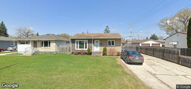 Larawan ng 54 Crestwood Crescent sa Winnipeg, Manitoba