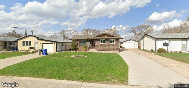 Larawan ng 58 Lochmoor Avenue sa Winnipeg, Manitoba