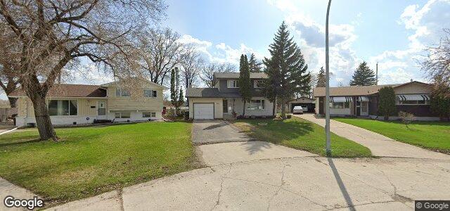 Larawan ng 63 Penfold Crescent sa Winnipeg, Manitoba
