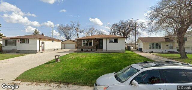 Larawan ng 71 Penfold Crescent sa Winnipeg, Manitoba