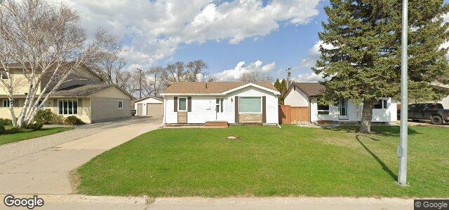 Larawan ng 74 Lochmoor Avenue sa Winnipeg, Manitoba