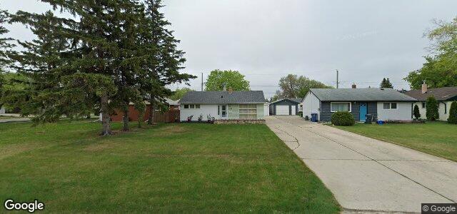 Larawan ng 768 Autumnwood Drive sa Winnipeg, Manitoba
