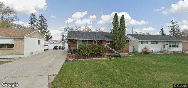 Larawan ng 8 Vincent Massey Boulevard sa Winnipeg, Manitoba