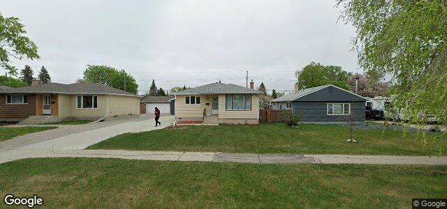 Larawan ng 800 Autumnwood Drive sa Winnipeg, Manitoba