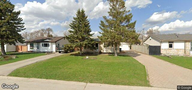 Larawan ng 82 Lochmoor Avenue sa Winnipeg, Manitoba