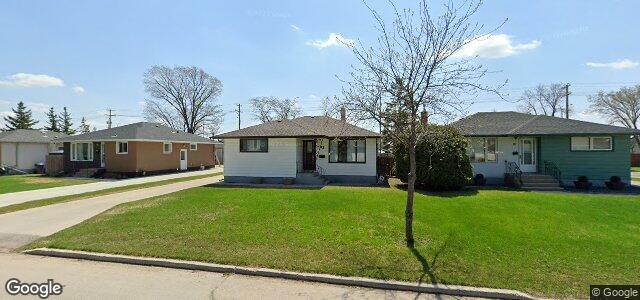 Larawan ng 83 Crestwood Crescent sa Winnipeg, Manitoba