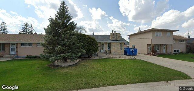 Larawan ng 9 Vincent Massey Boulevard sa Winnipeg, Manitoba