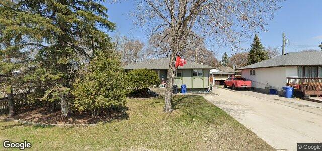 Larawan ng 90 Crestwood Crescent sa Winnipeg, Manitoba