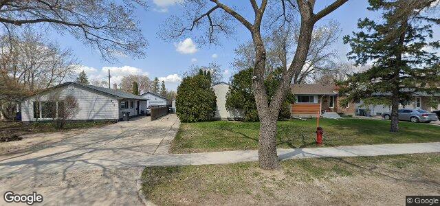 Larawan ng 903 Autumnwood Drive sa Winnipeg, Manitoba