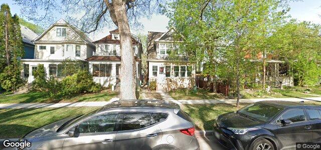 Larawan ng 100 Lenore Street sa Winnipeg, Manitoba