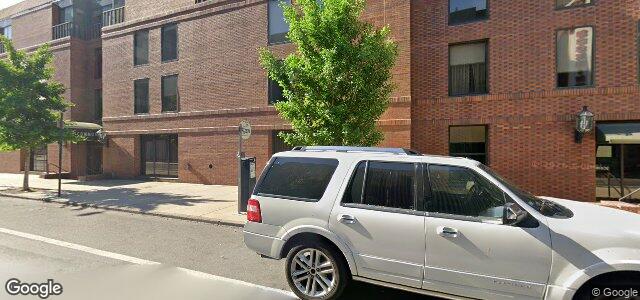 Larawan ng 100 Walnut Street sa Winnipeg, Manitoba